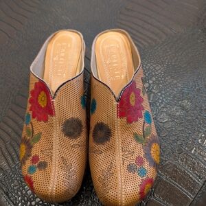 L'Artiste by Spring Step Floral Mules - Tan